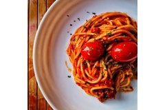 spaghetti in tomato sauce